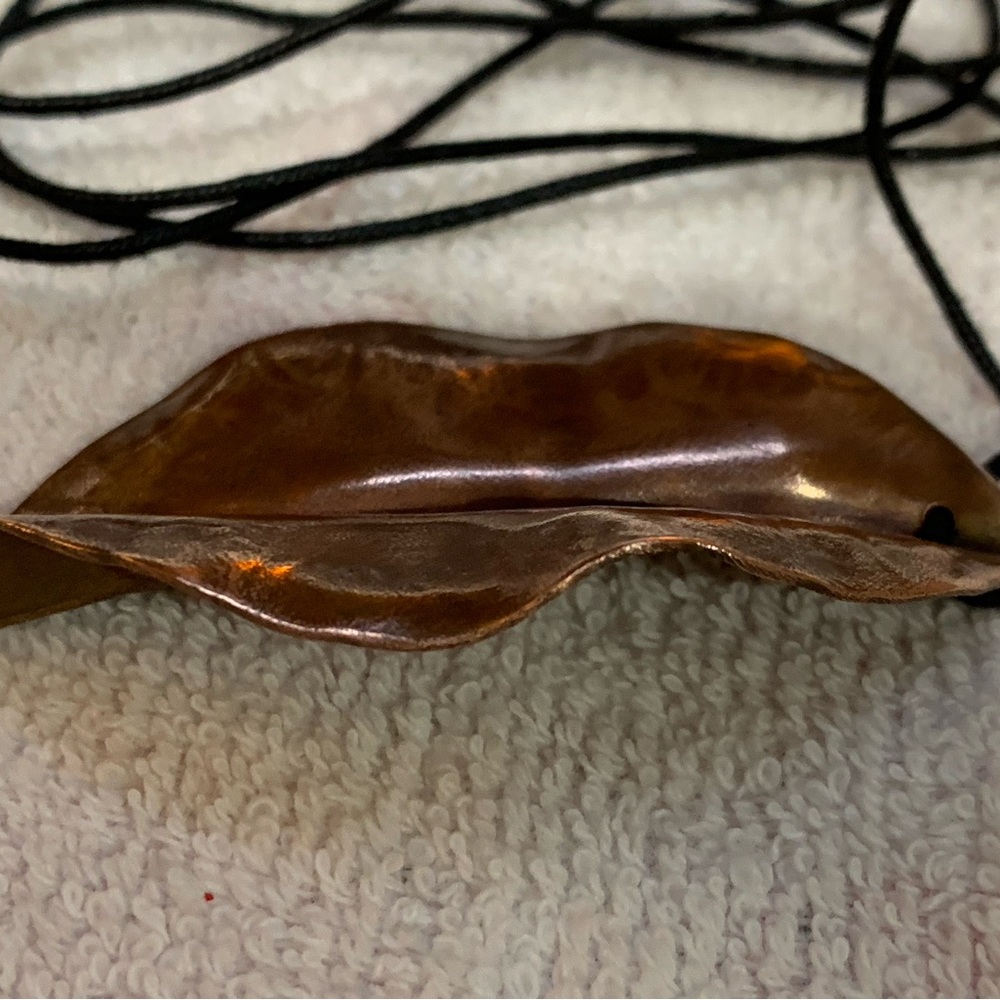 Georgia O’Keefe inspired Copper Leaf Pendant Necklace - Picture 6 of 9